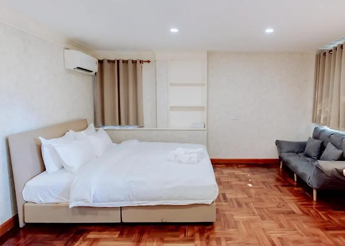 House Ekkamai 3br For 10 Pax Near Ekkamai Bts And Donki Mall