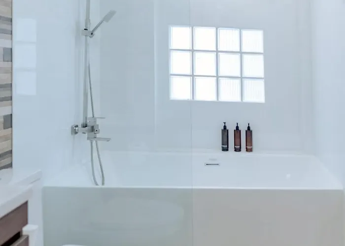 ヴィラ House Ekkamai 3br For 10 Pax Near Ekkamai Bts And Donki Mall
