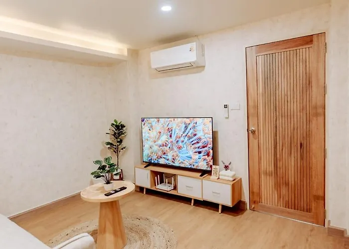 ヴィラ House Ekkamai 3br For 10 Pax Near Ekkamai Bts And Donki Mall