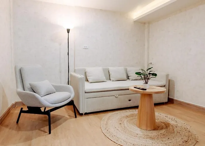 House Ekkamai 3br For 10 Pax Near Ekkamai Bts And Donki Mall