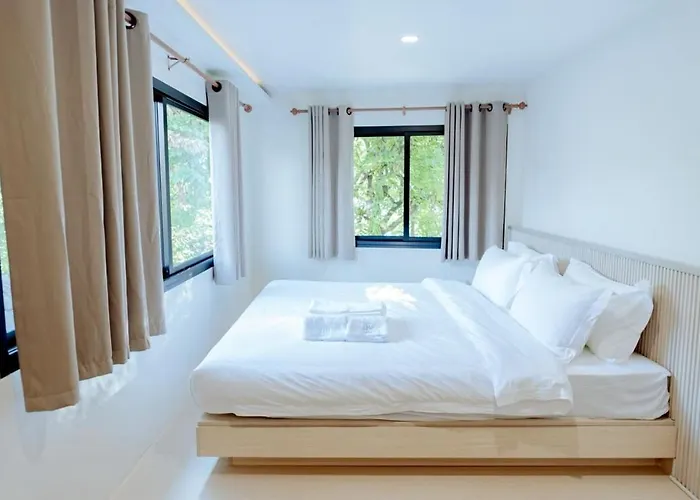 House Ekkamai 3br For 10 Pax Near Ekkamai Bts And Donki Mall バンコク都
